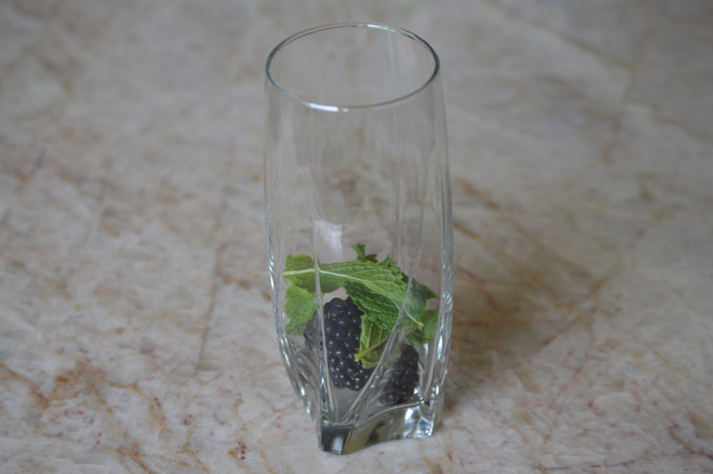 the blackberries, and mint leaves added to th eglass