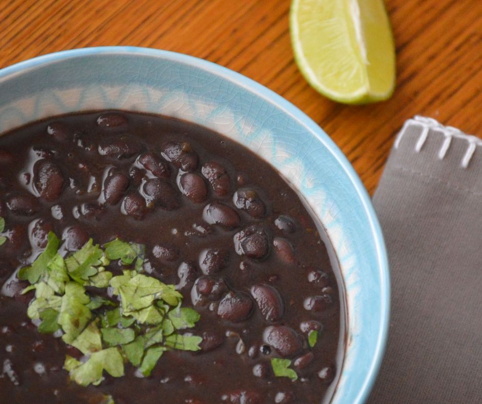 the finished cuban style black beans