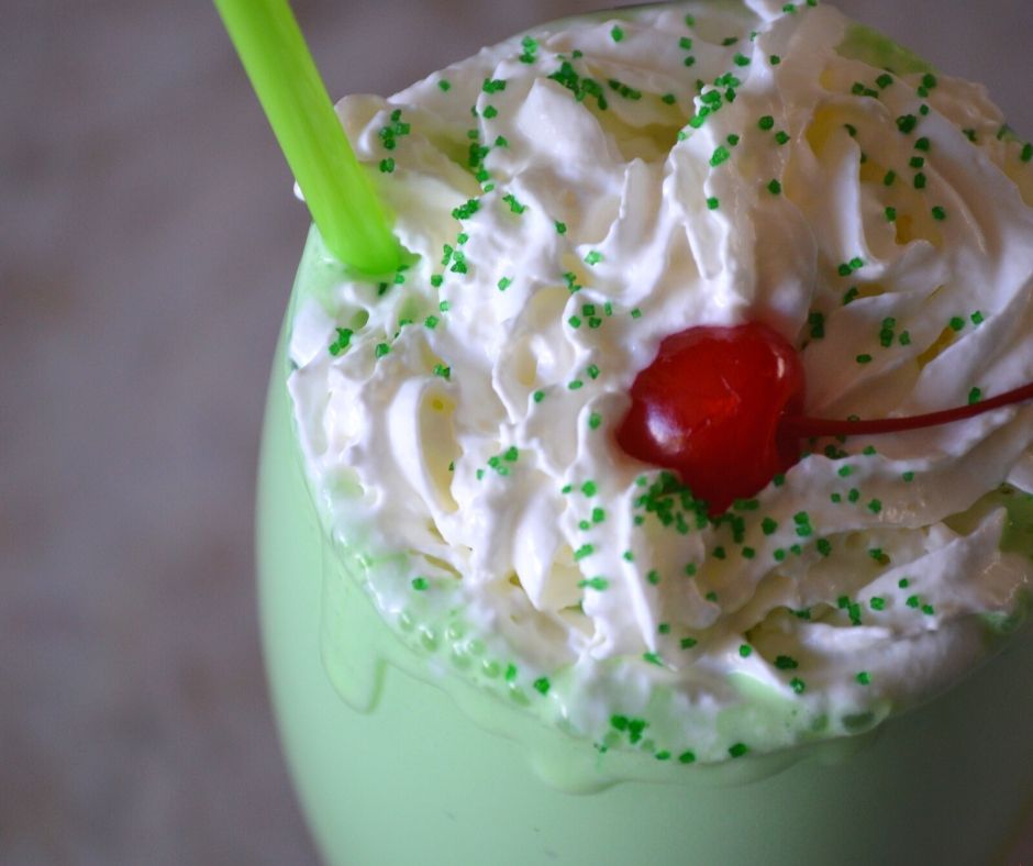 the finished shamrock shake