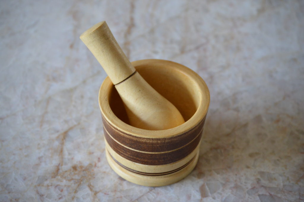 a mortar and pestle