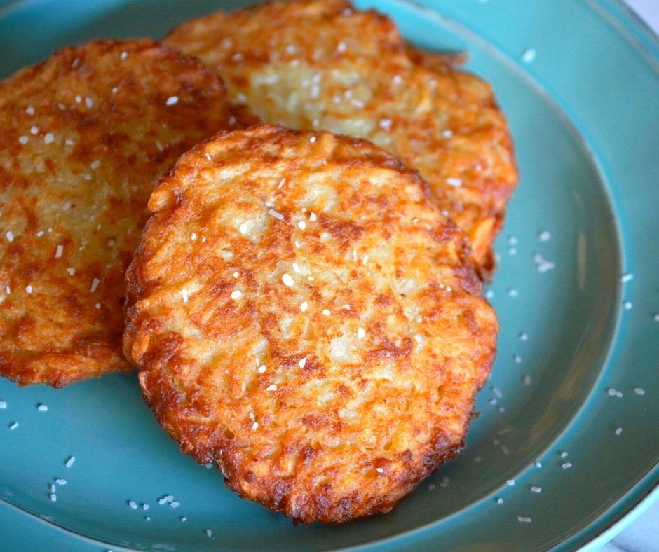 the finished potato latkes