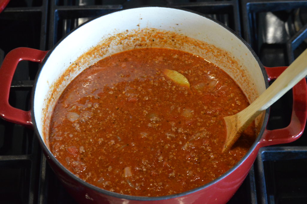 the sauce for the American goulash is made