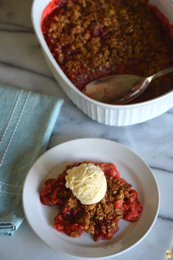 another shot of the finished strawberry rhubarb crisp