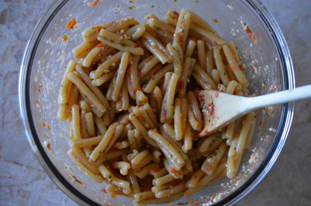 the pasta and pesto alla trapanese are combined