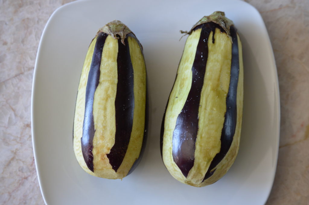 salting the eggplants